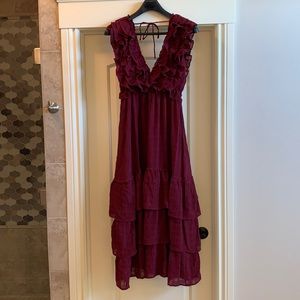 VICI Brand (Storia) V-Neck Midi Dress